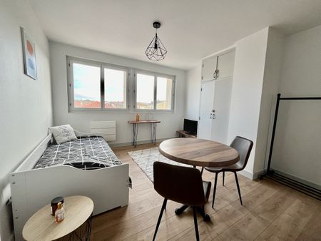 Location Appartement 1 pièce 21m² - Photo 2