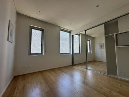 2 bed 2 bath - Photo 5