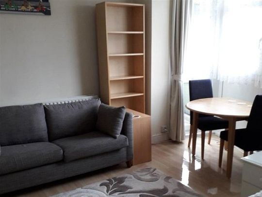 Studio to rent - Photo 1