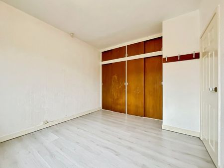 1 bedroom Apartment to let - Photo 3