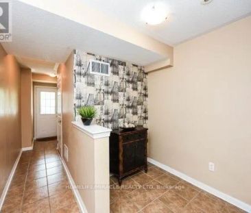 1175 MCDOWELL CRESCENT - Photo 2