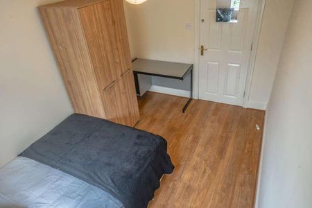 Denison Road, Victoria Park, Manchester, M14 - Photo 5