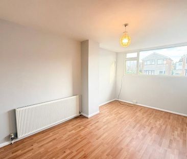 3 bedroom semi-detached house to rent - Photo 6