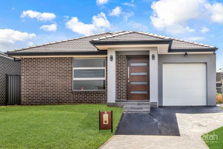 “Modern Family Home in a Prime Colebee Location!!” - Photo 4