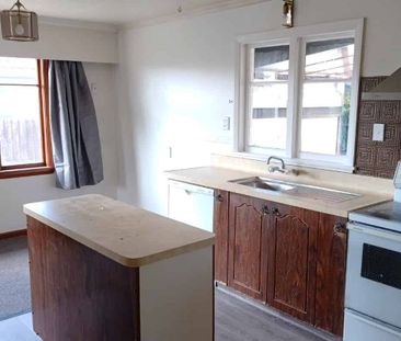 Three Double Bedroom Two Bathroom Home - Photo 2