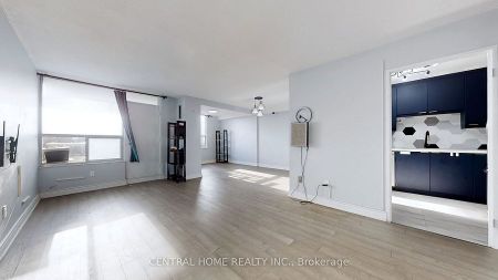 For Lease - 5 Shady Golfway N/A Unit# 715, Toronto, Ontario - Photo 3