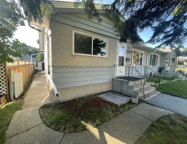 Newly renovated Half Duplex — 3 Bedrooms Duplex - Photo 1