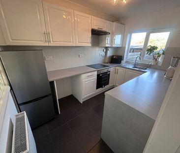 2 bedroom ground floor flat to rent - Photo 4