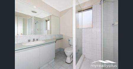 Stylish Townhouse Living in a Peaceful Leafy Street - Photo 3