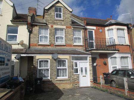 5 bedroom terraced house to rent - Photo 2