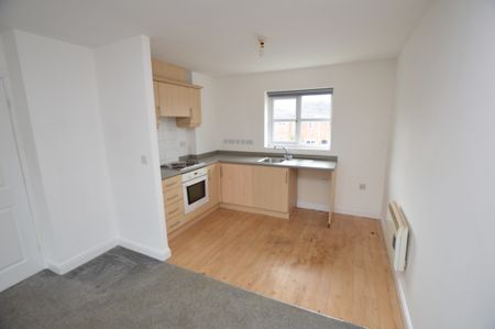 2 Bedroom FIrst Floor Flat - Photo 3