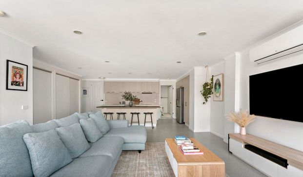 Central 2 bedroom apartment - Photo 1