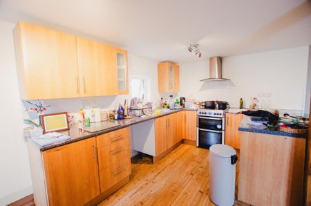 2 bedroom detached house to rent - Photo 4