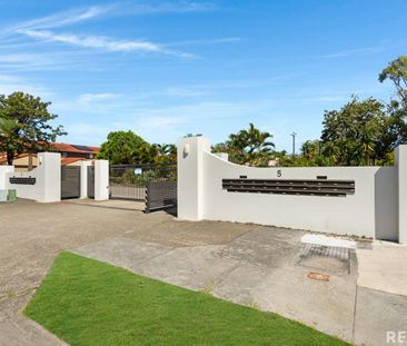 Stylish Renovated Townhouse Offering Low-Maintenance Living in Prim... - Photo 6