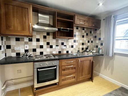 PETERBOROUGH - Photo 4