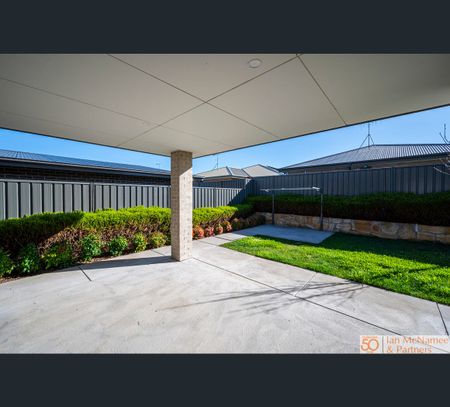 12 Quigley Street, Googong, NSW 2620 - Photo 5