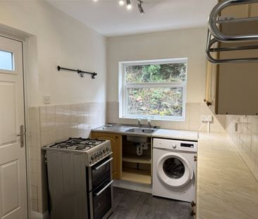 Park Terrace, Stump Cross, West Yorkshire, HX3 - Photo 4