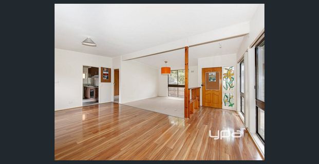 Perfect location! - Photo 1