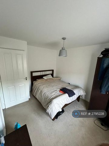 3 bedroom terraced house to rent - Photo 4