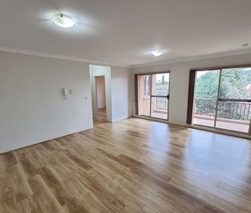 TWO BEDROOM UNIT IN AN IDEAL LOCATION! - Photo 4