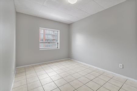 380 Frank Street - 5 - Photo 5
