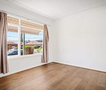 Spacious 3-Bedroom Home in a Prime Merrylands Location - Photo 4