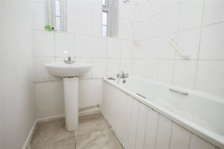 Warwick Gardens, London Road, Thornton Heath, CR7 7NA - Photo 3