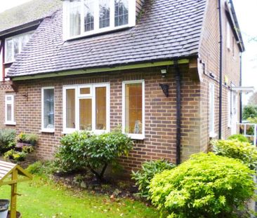 Brooke Close, WD23 1FB, Bushey - Photo 1