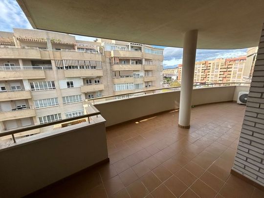 Alquiler de piso en Calle Pirandello - Foto 1