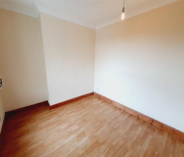 2 Bedroom Flat to Rent in Mill Road, Kettering, Northants, NN16 - Photo 2