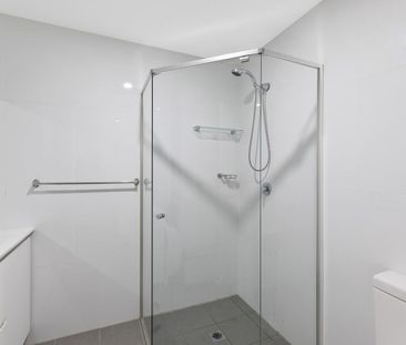 Modern Two Bed Apartment - Photo 6