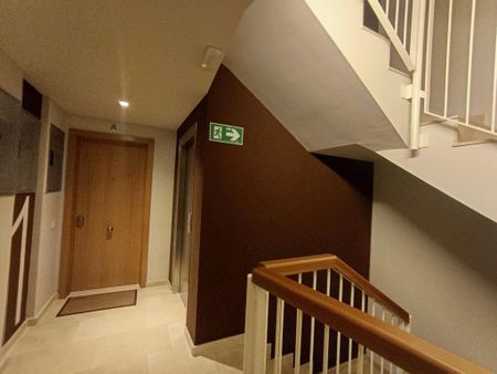 3 room luxury Apartment for rent in Valencia - Photo 2