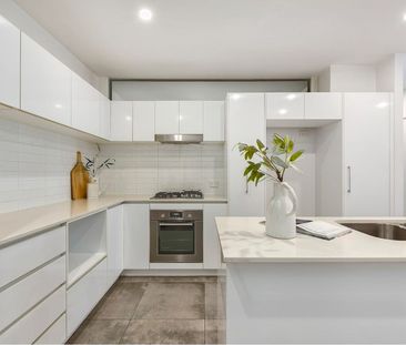 Spacious Ground-Floor Living Just 3km from Brisbane CBD - Photo 5
