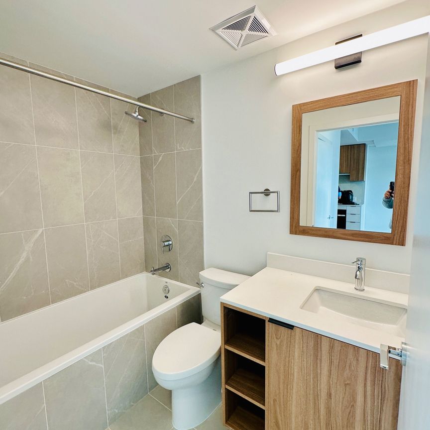 For Lease - 1037 The Queensway N/A Unit# 504, Toronto, Ontario - Photo 1