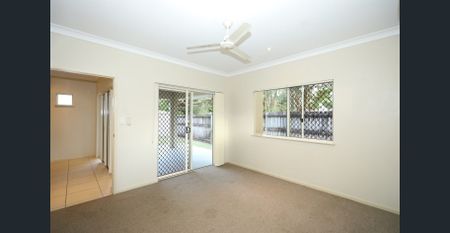 Large Three Bedroom Home with Side Access - Close to Trinity Anglican School - Photo 3
