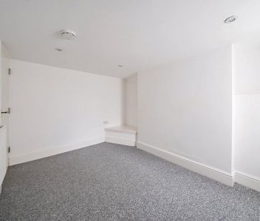 4 bedroom terraced house to rent - Photo 4