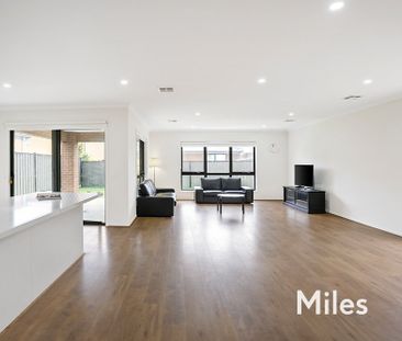 21 Distinction Avenue, Craigieburn - Photo 6