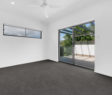 MODERN LIVING IN INNER CITY CHARACTER SUBURB. - Photo 1