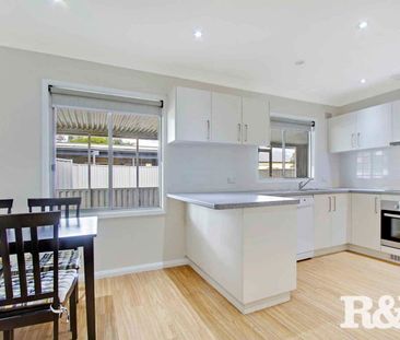 WELL PRESENTED HOME! - Photo 2