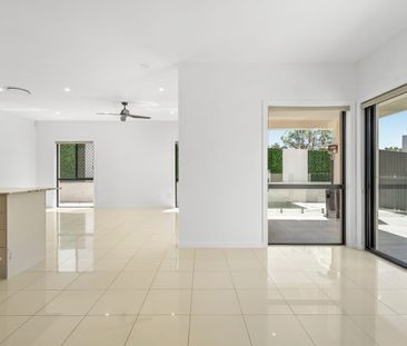 5 Bedroom Home 2 minutes from Varsity College Primary! - Photo 1