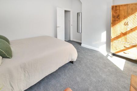 3 bedroom terraced house to rent - Photo 5