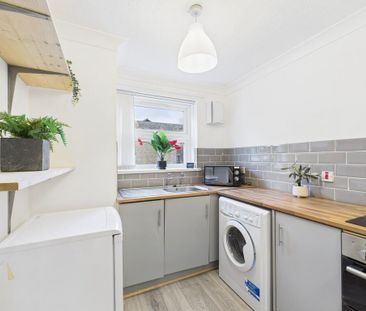 1 bedroom in a house share to rent - Photo 6