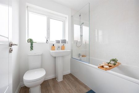 3 bedroom semi-detached house to rent - Photo 2