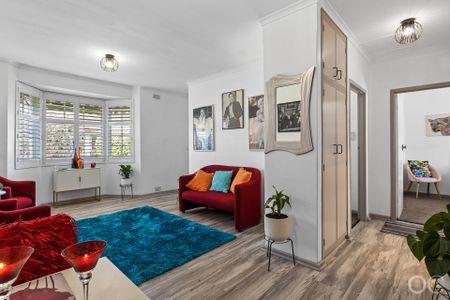 Open the Door to Easy Living in a Light-Filled Morphettville Retreat - Photo 2