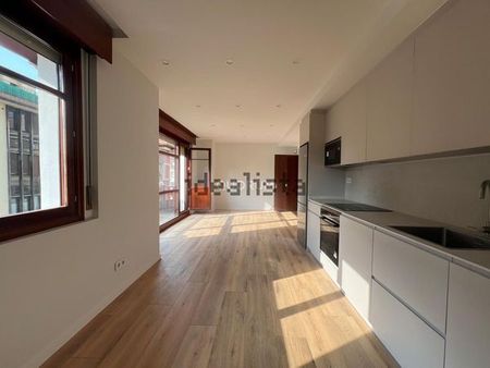 Alquiler de piso en Calle Paulino Mendivil - Photo 3