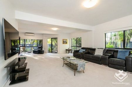 Furnished 4 Bed 3 Bath 5 Car Pool & Solar - Photo 5