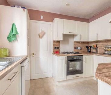 Montagu Road, Datchet, SL3 - Photo 6