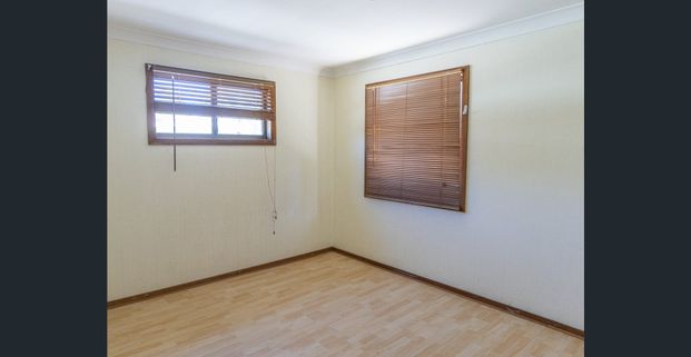 Perfect Location! - Photo 1