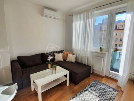 DIRECTREAL|2-izbový byt v centre Starého mesta s balkónom, výťahom, klimatizáciou a možnosťou parkovania vo dvore – Fotografia 4