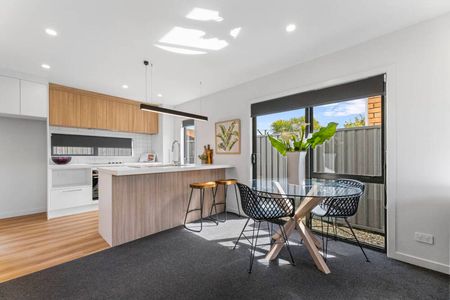 Modern Saint Kilda Townhouse! - Photo 5